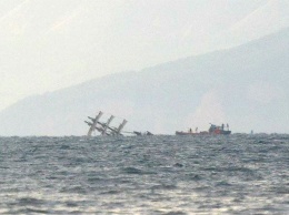 В Турции, у берегов Анталии, затонуло туристическое судно (Видео)