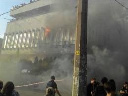 В Киеве горит здание телеканала «Интер»
