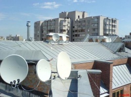 Украинцам демонтируют спутниковые антенны за просмотр каналов РФ