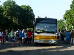 Школьники из Стаханова отправились на отдых в Крым