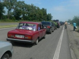 На выездах из Донецка километровые пробки