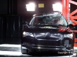 Новая Skoda Superb получила пять звезд в краш-тесте Euro NCAP (видео)
