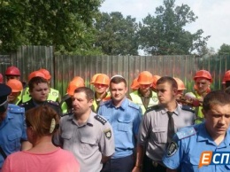 В Святошинском районе местные жители подрались с титушками застройщика