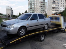Появилось видео задержания полтавского таксиста-наркомана