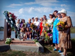 Жители Славянского курорта почтили память неизвестного солдата