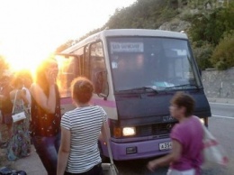 В Крыму пассажиров рейсового автобуса дважды обварили кипятком (ФОТО)
