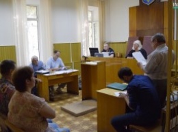 Экс-главврач Николаевской областной психбольницы Очколяс пытается обелить свое имя через суд, потому что борется за возвращение на должность