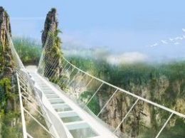 Китай: Высочайший в мире стеклянный мост проработал лишь две недели