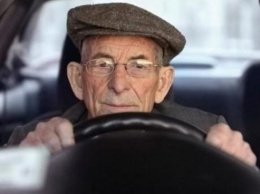 Водители пожилого возраста на дороге не опаснее молодежи, уверяют ученые