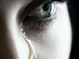 Ученые: Распространение вируса Зика происходит через глаза и слезы