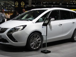 Opel Zafira встал на конвейер