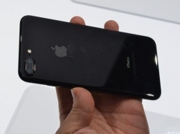 Apple подтвердила, что iPhone 7 в цвете «черный оникс» легко царапается