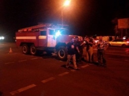 В центре Запорожья от удара с пожарной машиной перевернулся микроавтобус (Фото)