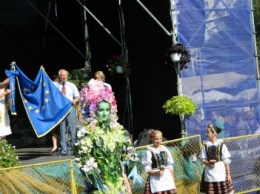 Праздник цветов и даров природы отмечают в Черноморске (фото)