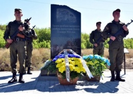Сегодня открыли памятник жертвам теракта вблизи Волновахи