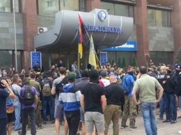 «Азов» снова пикетирует «Киевгорстрой» с освобожденным Филимоновым