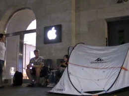 Фотофакт: россияне разбили палатки у Apple Store в Берлине в ожидании iPhone 7