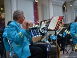 Большим и ярким концертом отметил свое 60-летие Бердянский оркестр «Азовская чайка»