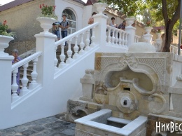 В Николаеве торжественно запустили родниковую воду в восстановленном Турецком фонтане