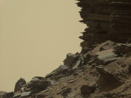 Фотофакт: Curiosity прислал завораживающие снимки марсианских скал