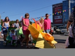 В Каменском состоялся первый парад детских колясок