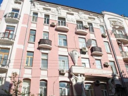В Киеве выставлен на продажу пентхаус Саакашвили в доме прошлого века