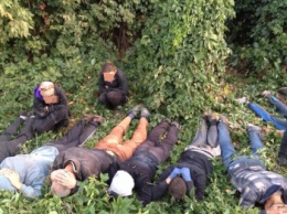 На "АрселлорМиттал Кривой Рог" при попытке кражи задержали 14 ромов (ФОТО)