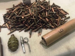На Херсонщине задержали наркодилера, у которого обнаружили наркотики на 70 тыс. грн и боеприпасы (фото)