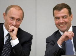 Путин и Медведев снова посетили оккупированный Крым