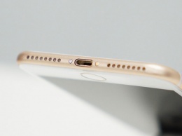 Apple подтвердила, что вторая решетка для динамика в iPhone 7 декоративная