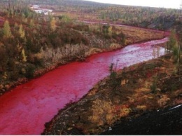 NASA уличило российский меткомбинат в окрашивании реки в красный цвет