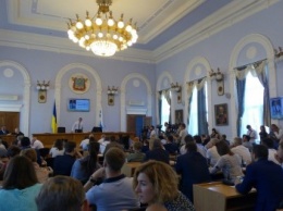 В Николаеве сессия горсовета по «львовскому мусору» началась с минуты молчания (ФОТО)