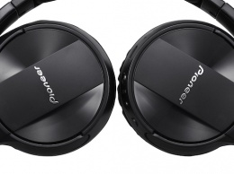 Pioneer выпустила беспроводную Bluetooth-гарнитуру SE-MJ553BT