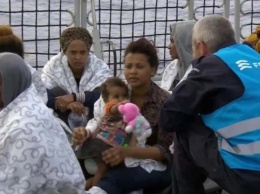 В Париже полиция эвакуировала лагерь с мигрантами