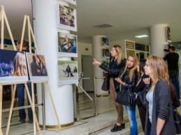 В Днепре открылась выставка «Женщины и конфликт в Украине» (ФОТО)