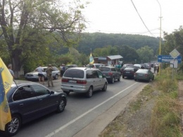 Владельцы автомобилей с иностранными номерами заблокировали пункт пропуска "Ужгород" - ГПСУ