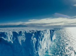 В Арктике площадь льда достигла исторического минимума