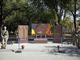 В Кривом Роге открыли мемориал воинам 17 танковой бригады. «В память о лучших сыновьях народа нашего»,- капелан