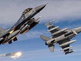 Турецкая авиация уничтожила три объекта ИГИЛ в Сирии