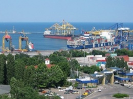 В Черноморском морском порту растет перевалка зерна