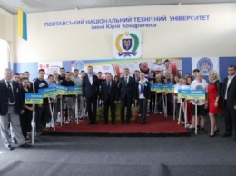 В Полтаве стартовал чемпионат Украины по классическому пауэрлифтингу