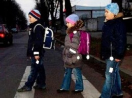 Полиция Днепропетровщины просит использовать светоотражающие элементы на одежде