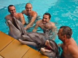Участники АТО в Одессе прошли курс дельфинотерапии