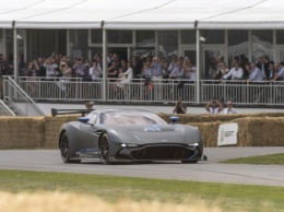 Aston Martin Vulcan дебютировал в Гудвуде (видео)