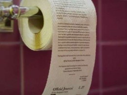 В России появилась туалетная бумага с текстом западных санкций