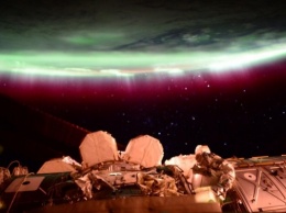 Астронавт с МКС сфотографировал алое сияние в космосе