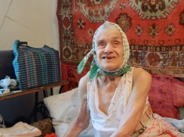 90-летняя полтавчанка сутками кричит от голода (видео)