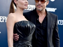 Бред Питт считает, что Джоли "открыла ворота в ад", заявив о разводе