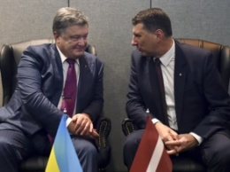 Киев просит Латвию вернуть "деньги Януковича"
