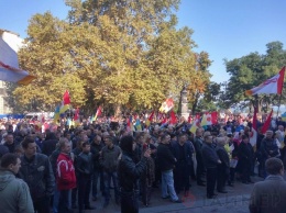 За Труханова: на Думской площади собрались сторонники мэра